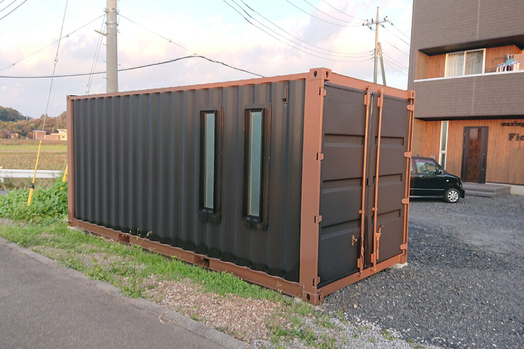 container-img3